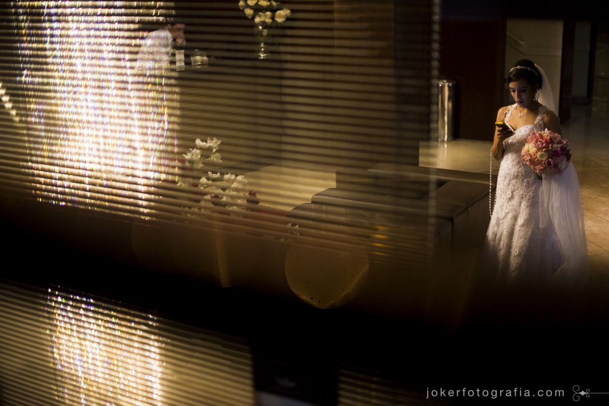 noiva chega de uber na igreja! ao invés de locar um carro ela chama um uber