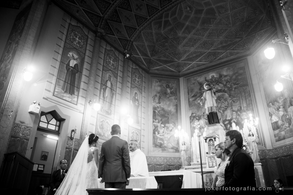 vai casar na igreja? confira as igrejas mais bonitas de curitiba para realizar seu casamento dos sonhos