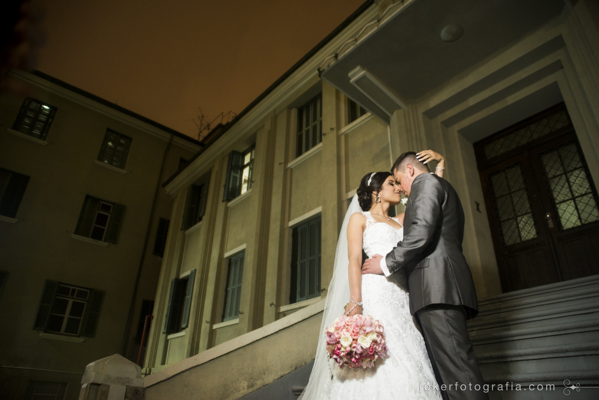escolha os melhores fotógrafos de curitiba para seu casamento a noite