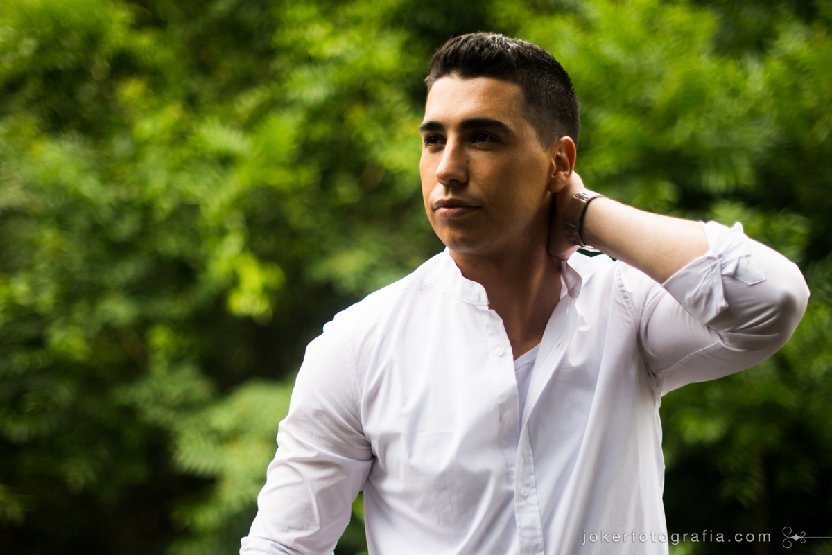 fotógrafo em curitiba faz book pessoal masculino e dá idéias de poses para homens