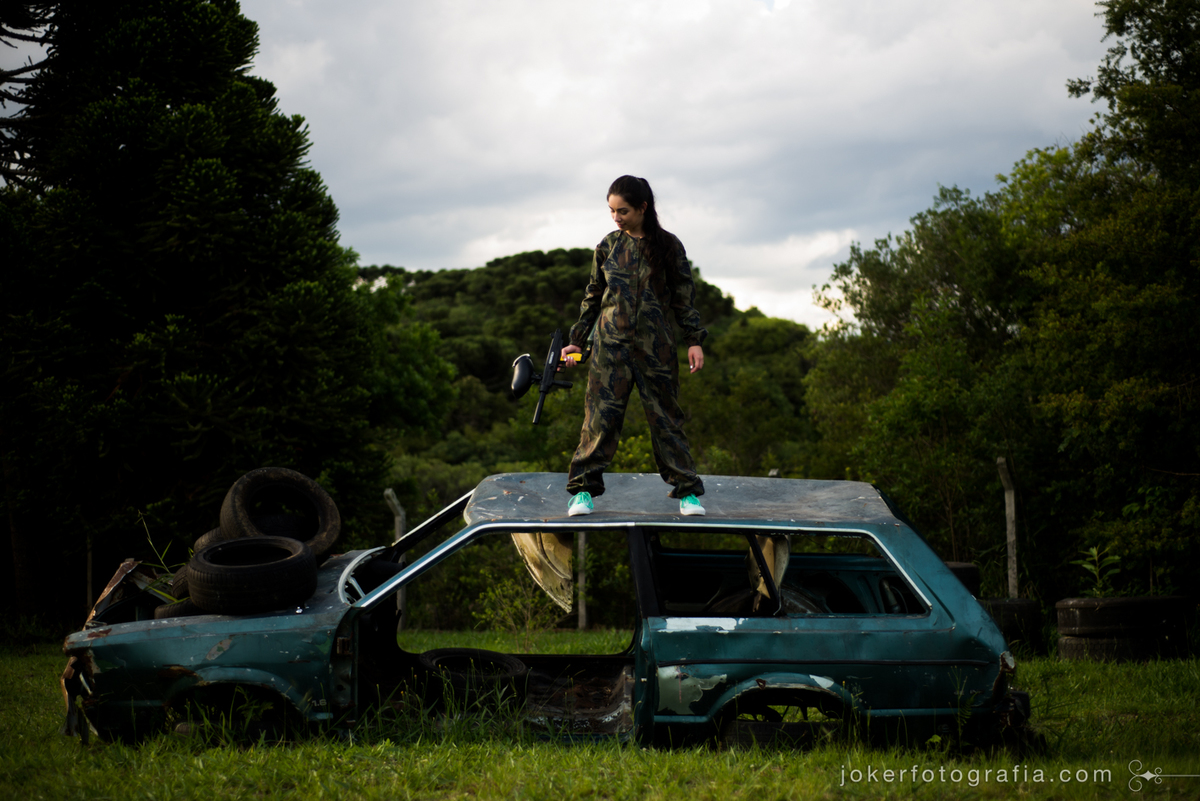 ensaio de 15 anos diferente no ferro velho