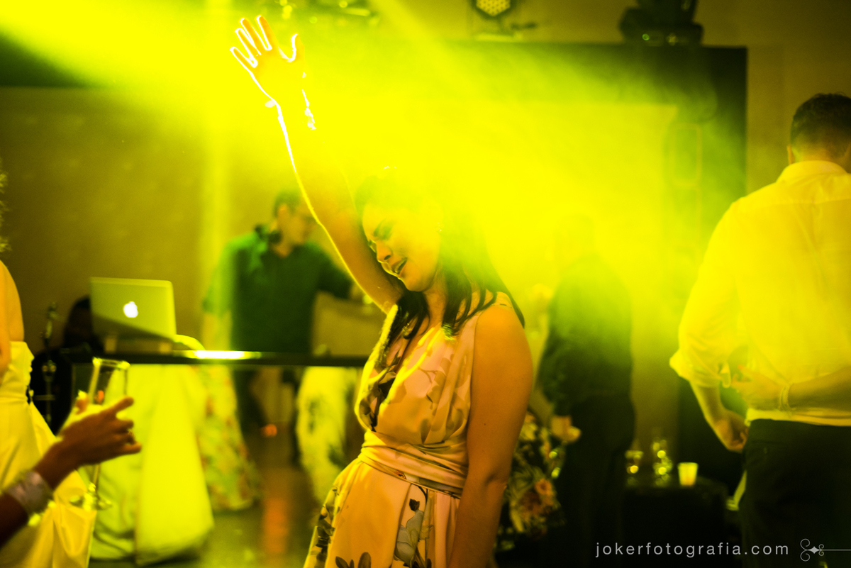 madrinhas do casamento animando a pista de dança