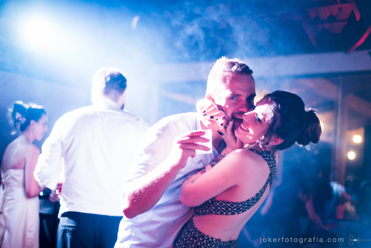fotógrafo divertido para casamento em curitiba