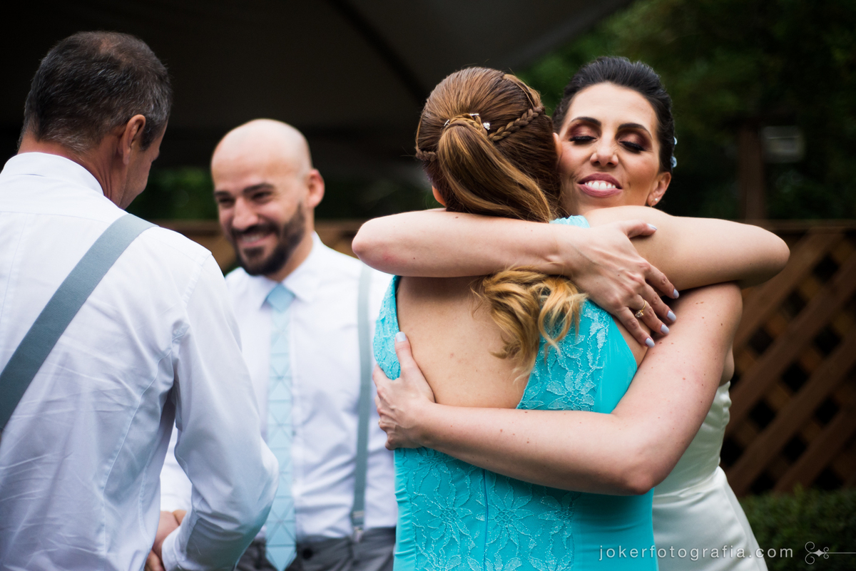 noiva com as madrinhas no casamento