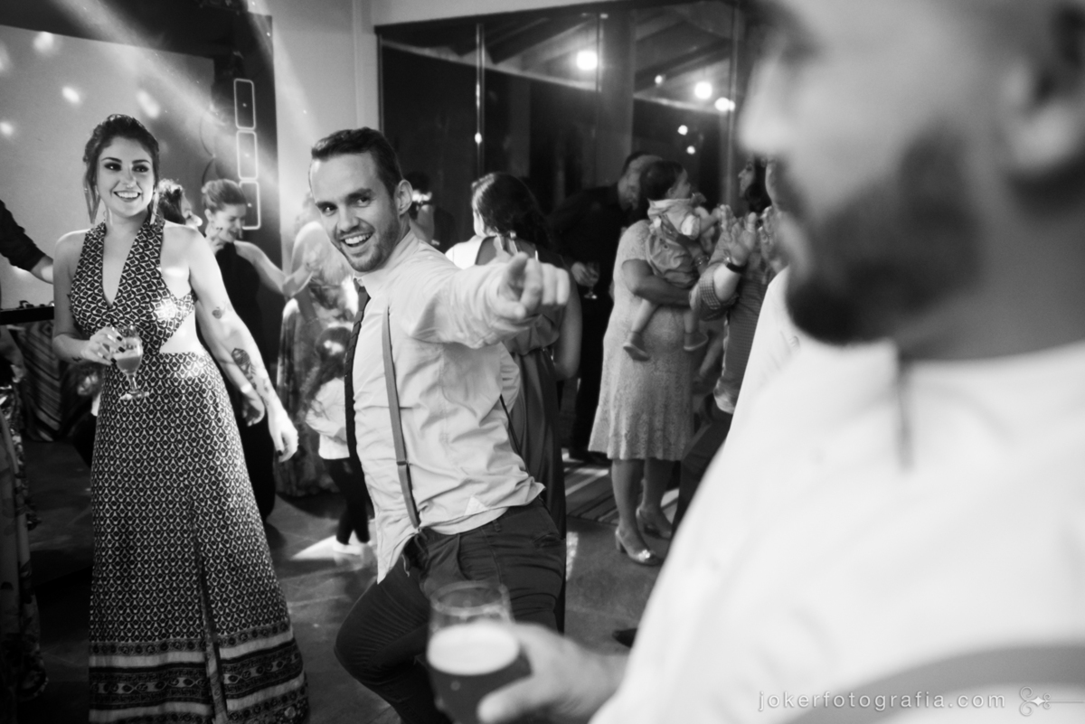 fotojornalismo no casamento e fotografia espontânea para casamentos divertidos e animados