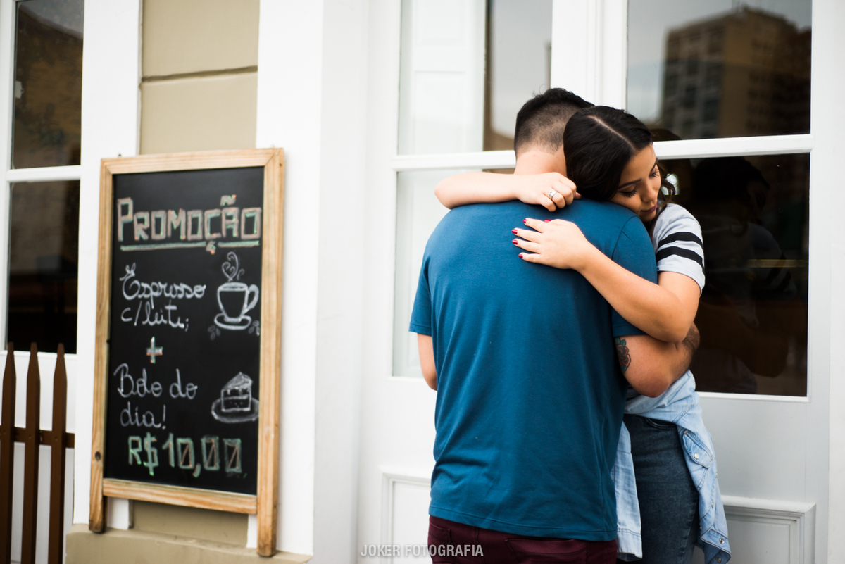 ensaio pre wedding no café catedral feito pelos fotógrafos de curitiba joker