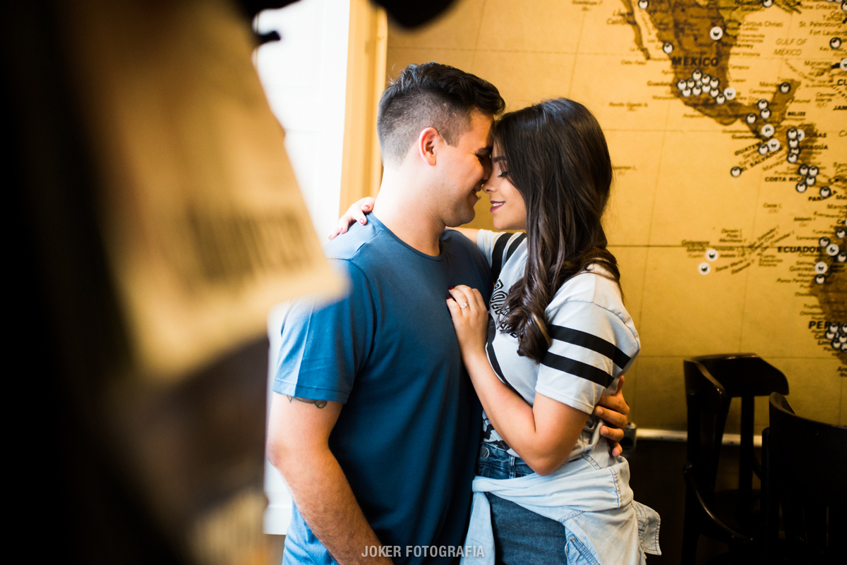 fotógrafo de curitiba faz ensaio pre wedding de casal no lugar onde se conheceram