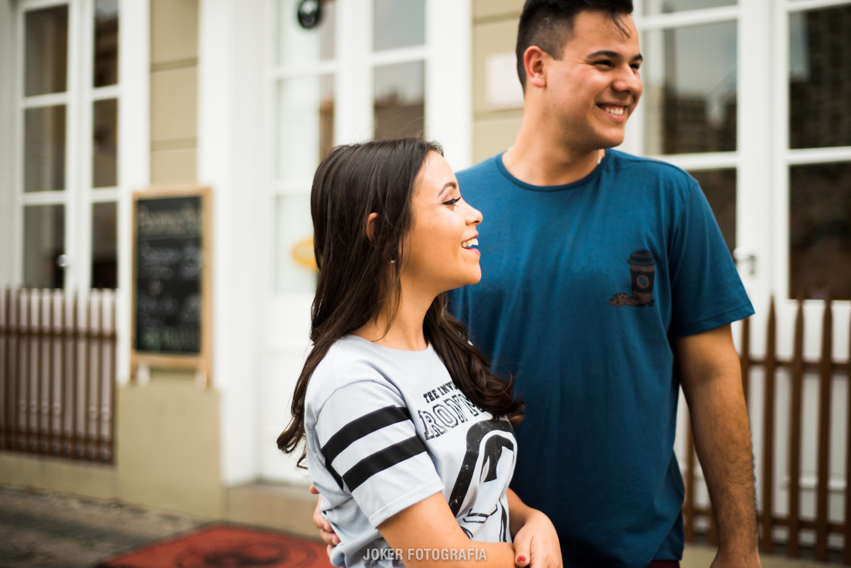 fotógrafo de curitiba faz ensaio pre wedding urbano nas ruas do centro