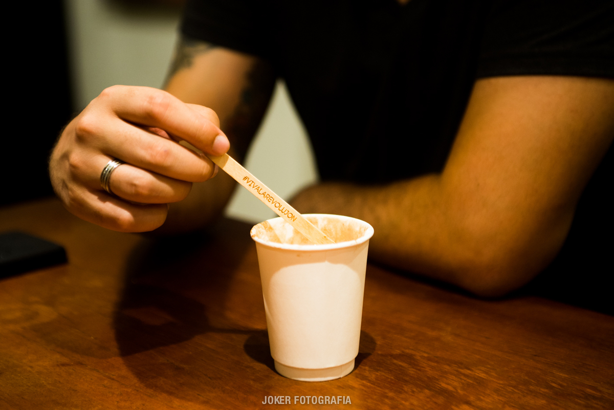 #vivalarevolujon no palito do orna café