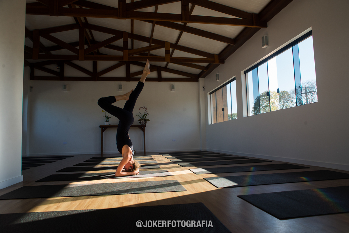 Fotógrafo de curitiba faz retratos profissionais para marketing de professores de educação física, instrutor de yoga, professora de pilates, personal trainer