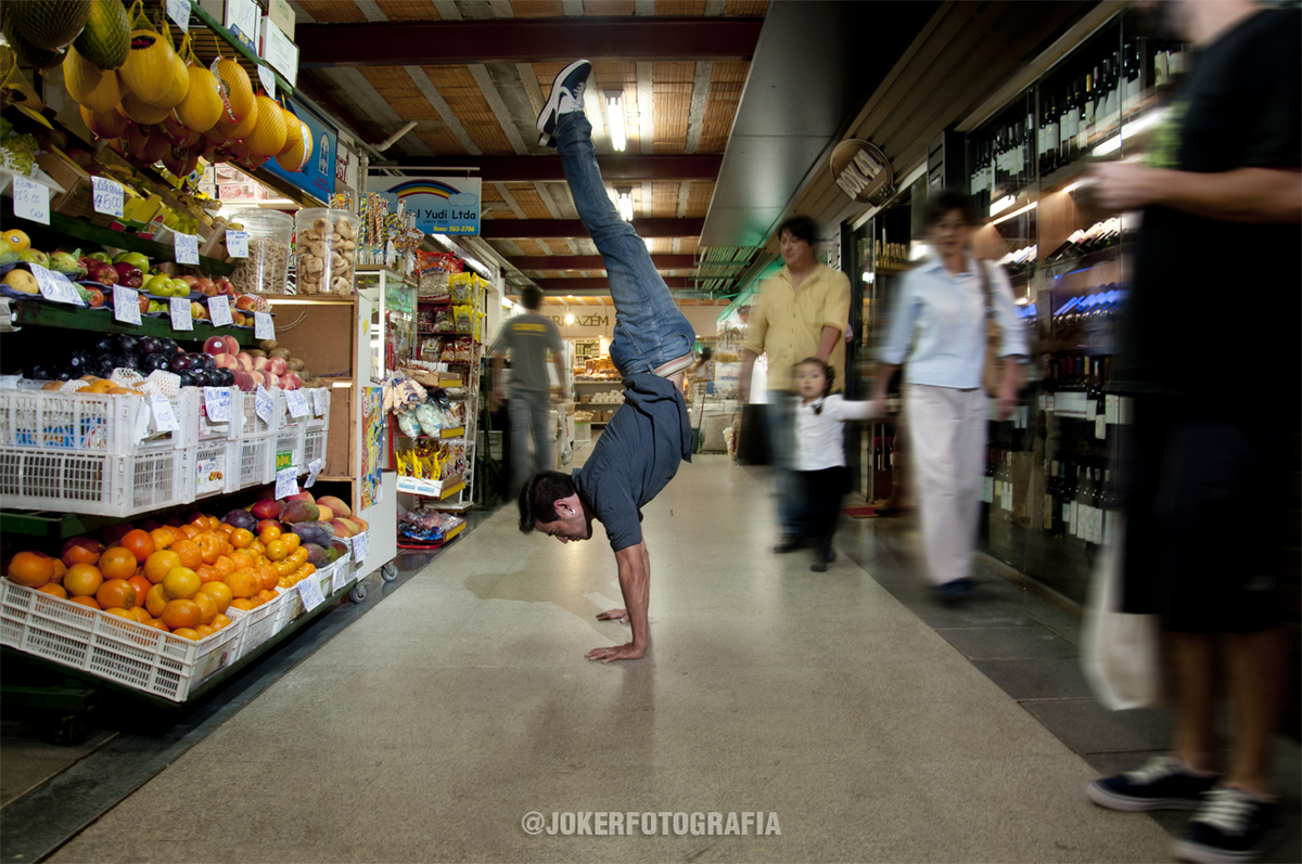 fotógrafo faz fotos artísticas de praticantes de yoga em projeto documental