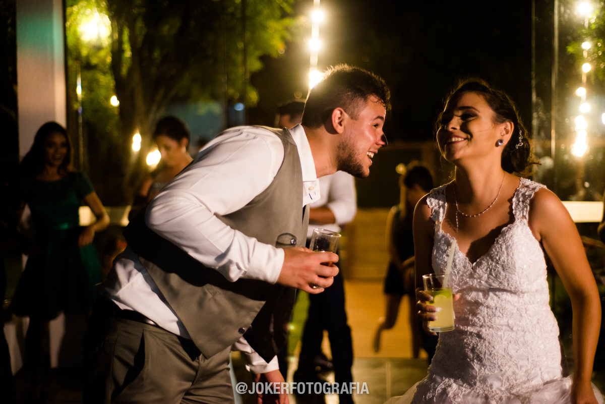 fotógrafo de casamento faz fotos da pista de dança na villa dei nonni