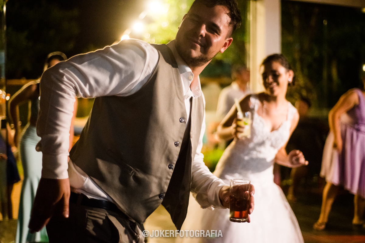 fotos divertidas de casamento na pista de dança