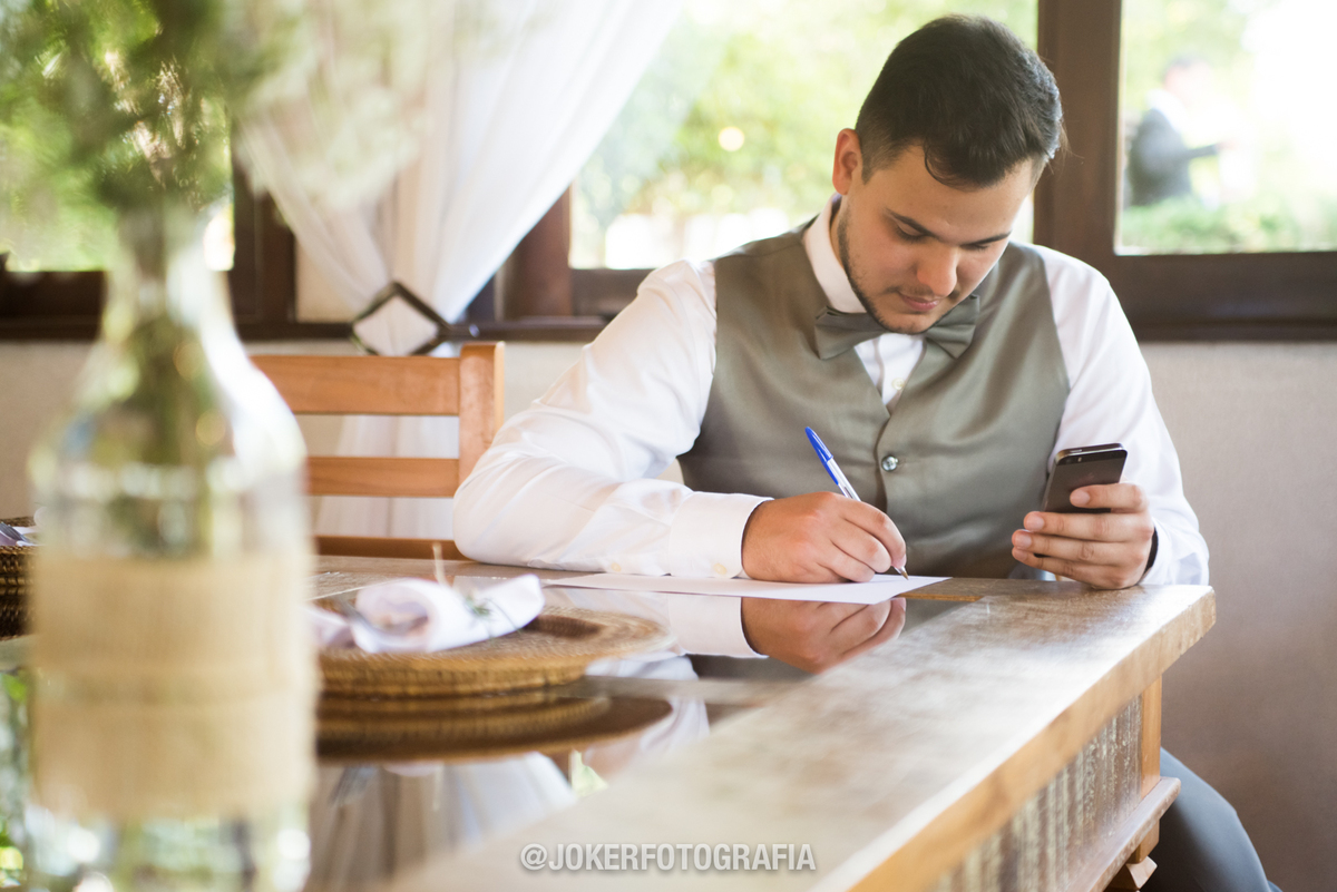 noivo escreve os votos de casamento com ideias de texto romantico
