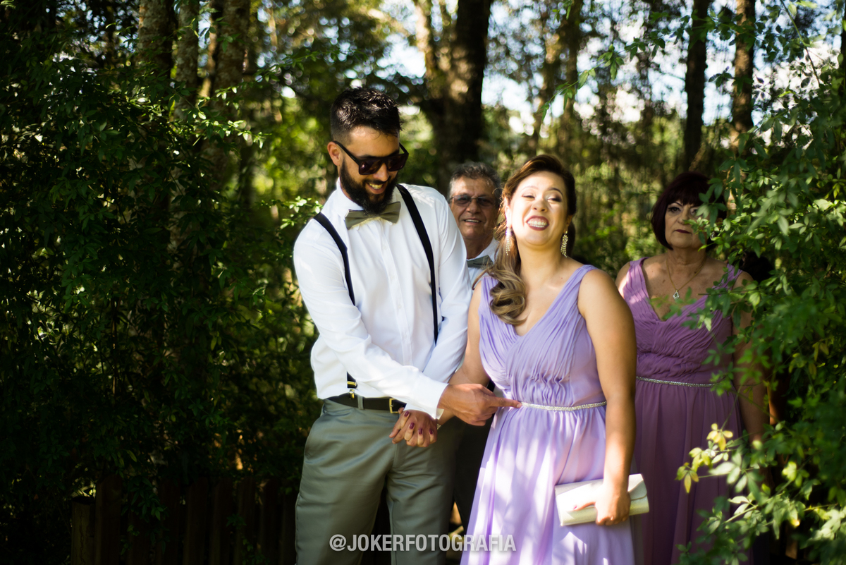 padrinhos de casamento ao ar livre roupas