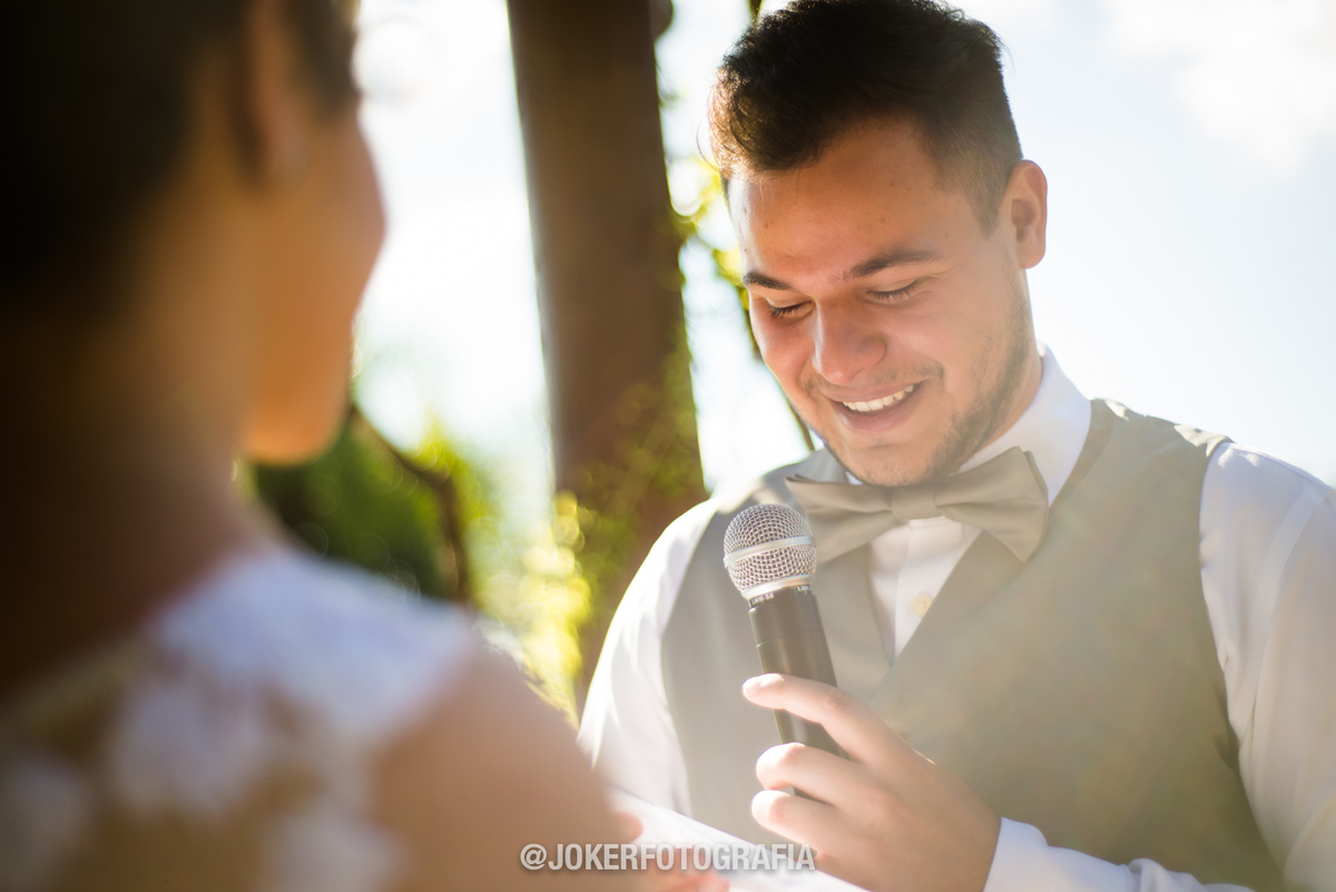 melhor foto de casamento do noivo emocionado