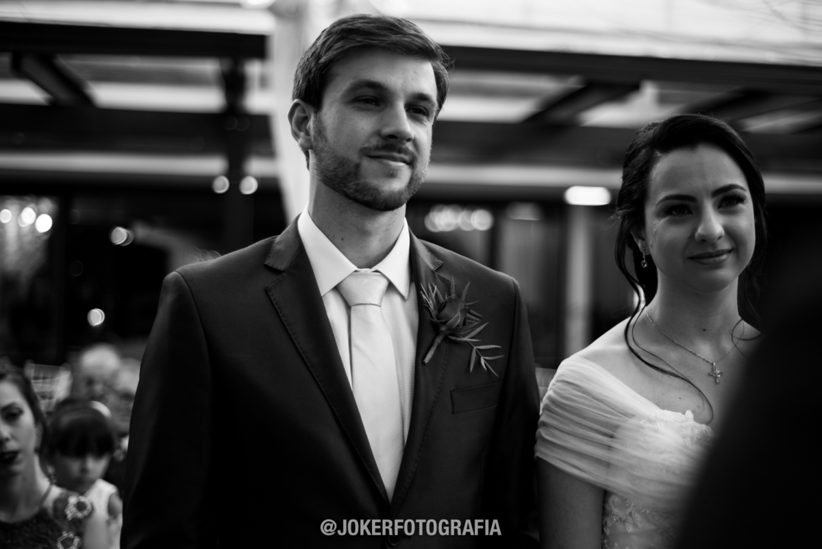 fotógrafo capta emoção do noivo chorando