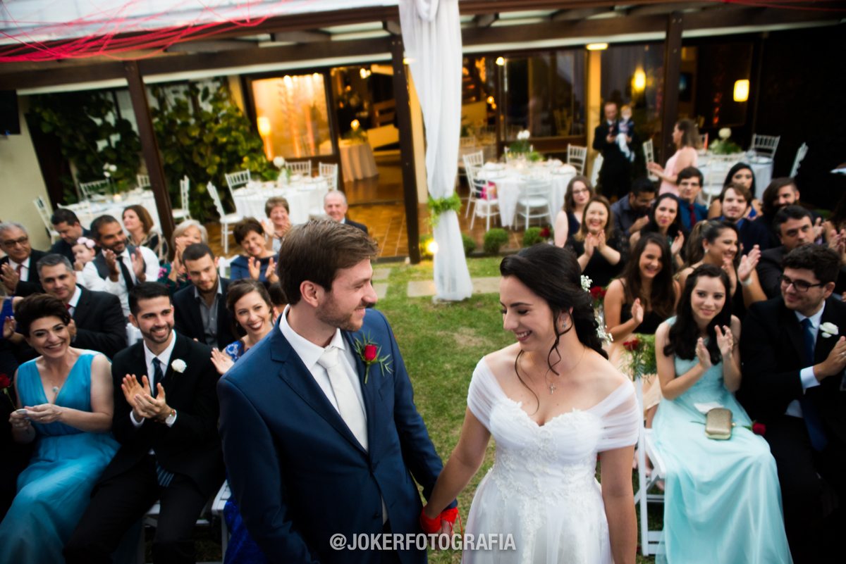 casa lia é um espaço para eventos pequenos em curitiba que comporta casamentos e mini wedding com jardim para cerimônia ao ar livre