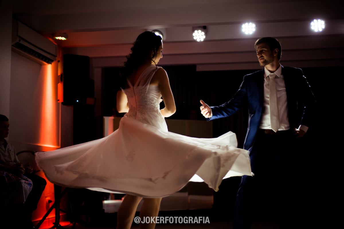 vestido de noiva rodado para dança de salão no casamento