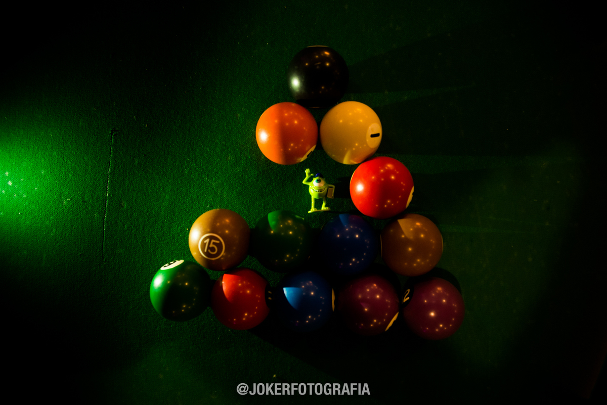 monstros sa decoração de 15 anos com sinuca