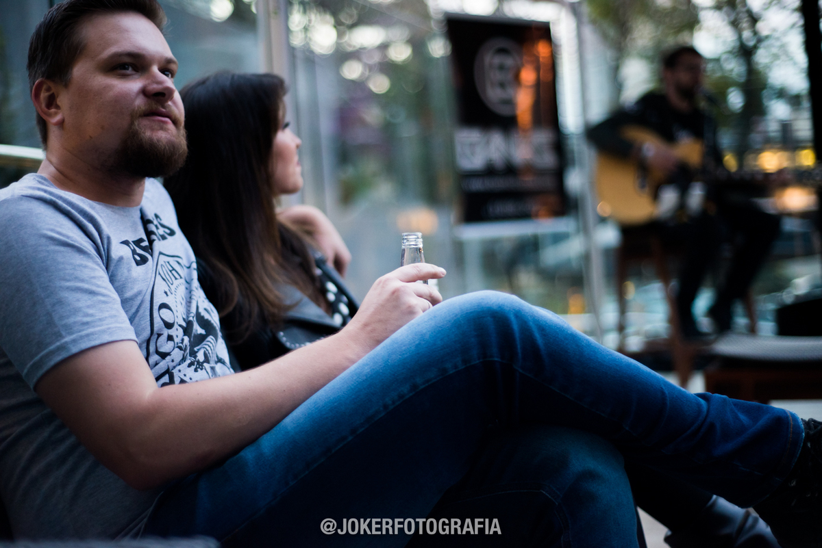ensaio de casal no bar