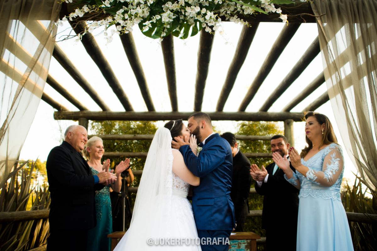 pergolado para cerimônia de casamento na chácara dos lagos