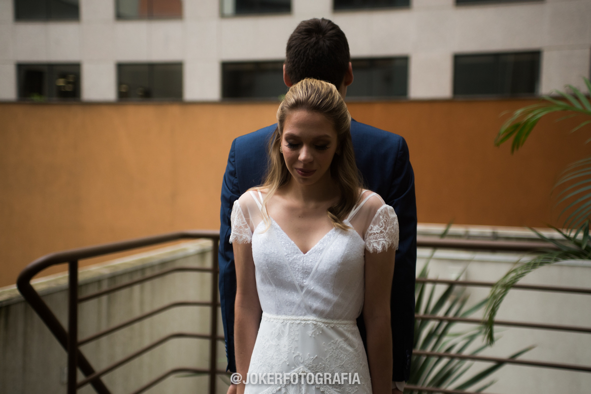 noivos se veem pela primeira vez antes da cerimônia