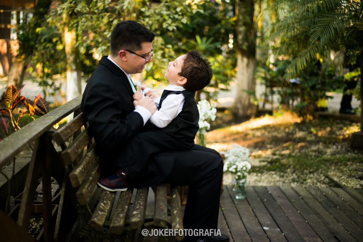 padrinho de casamento e pajem combindo a roupa