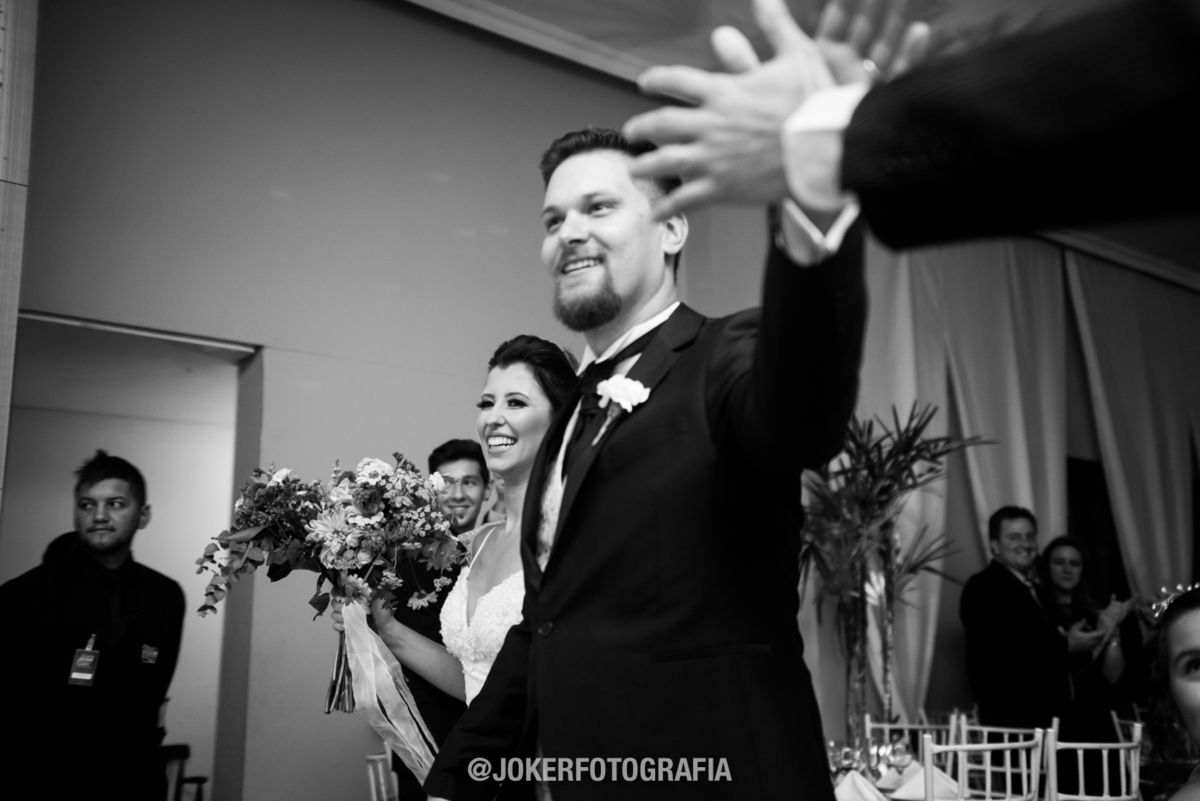 aquele amigo que nao pode faltar no casamento é quem estara presente em todas as fotos e vai fazer a diferença em uma foto simples