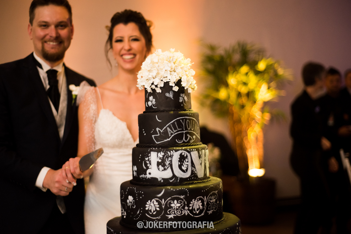 bolo de casamento diferente com tematica dos beattles