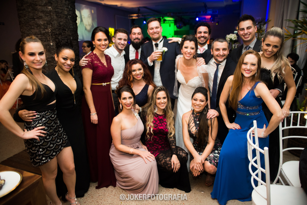 junte a galera toda do trabalho e os amigos para fazer uma foto do grupo todo junto
