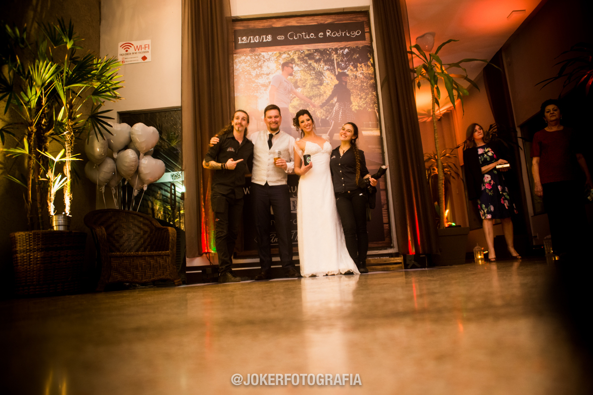 cintia janiiah e rodrigo de lucca no dia de seu casamento com seus fotógrafos roberta ellerbrock e juliano cercal