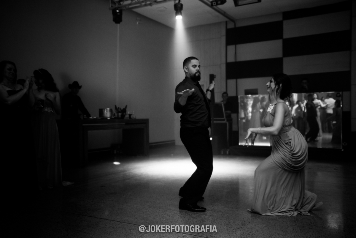 convidados divertidos no casamento