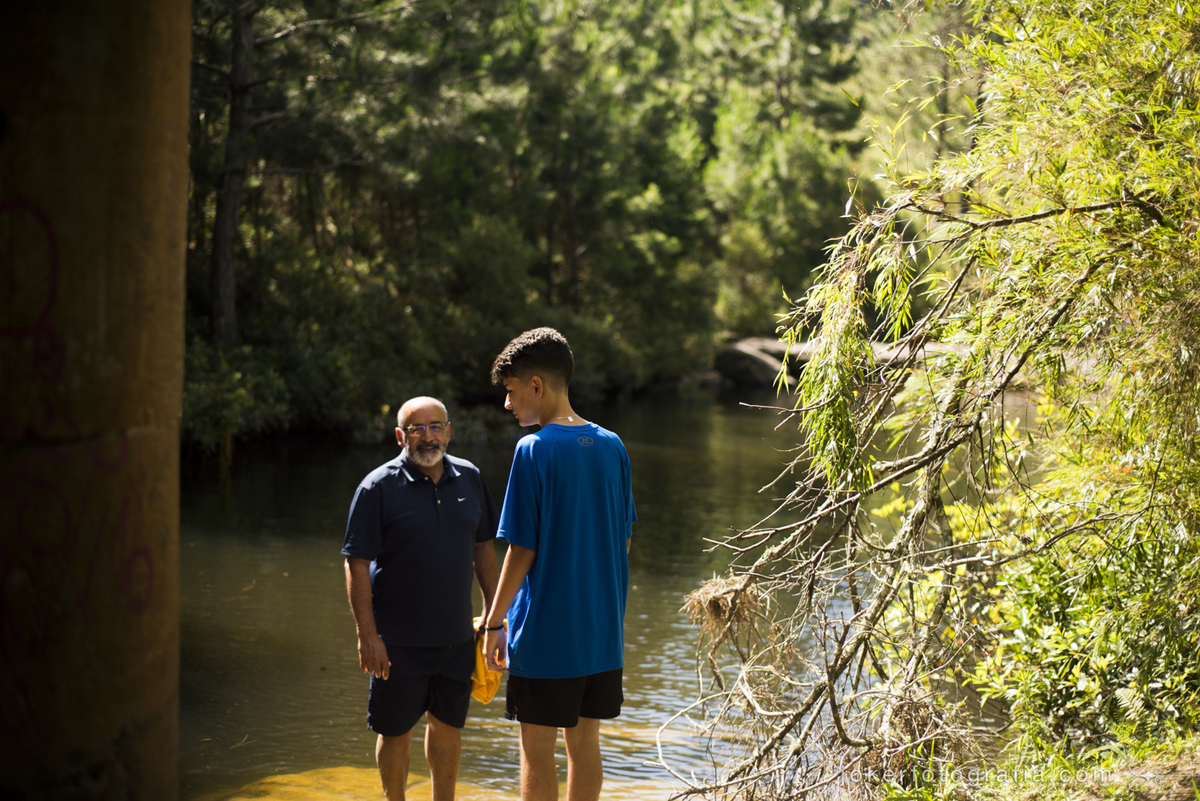 ensaio lifestyle de família com banho no rio em são luiz do purunã no recanto dos papagaios