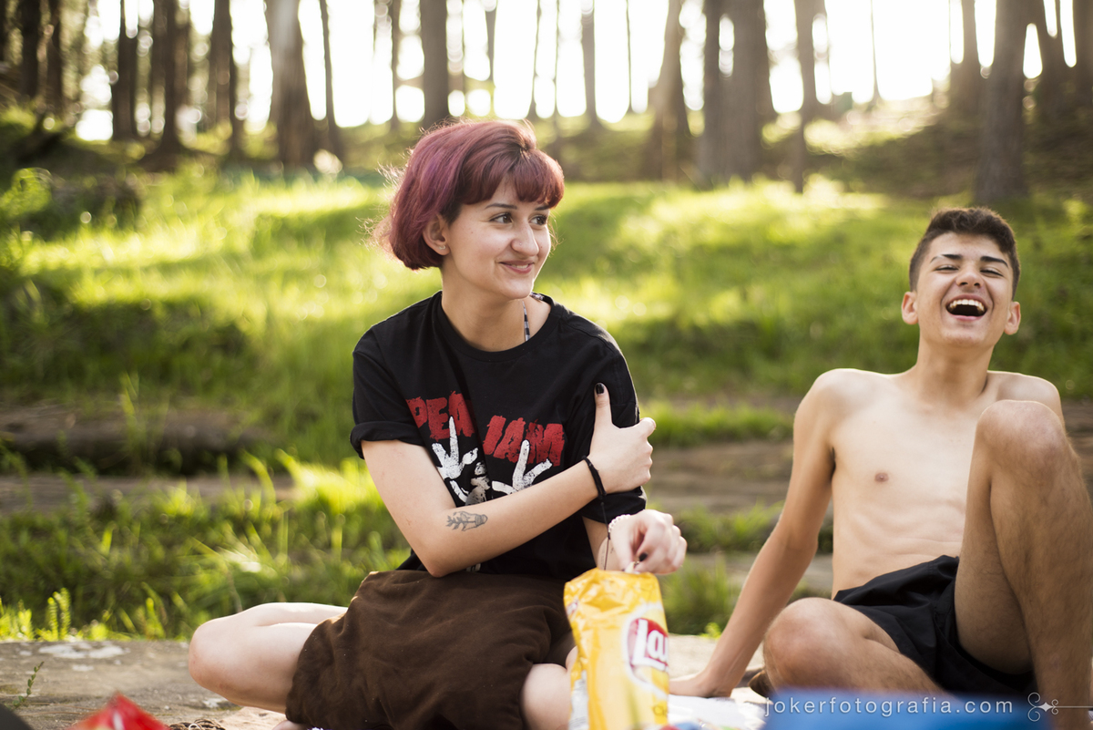 ensaio de família em curitiba foto de mãe e filha adolescente estilo lifestyle