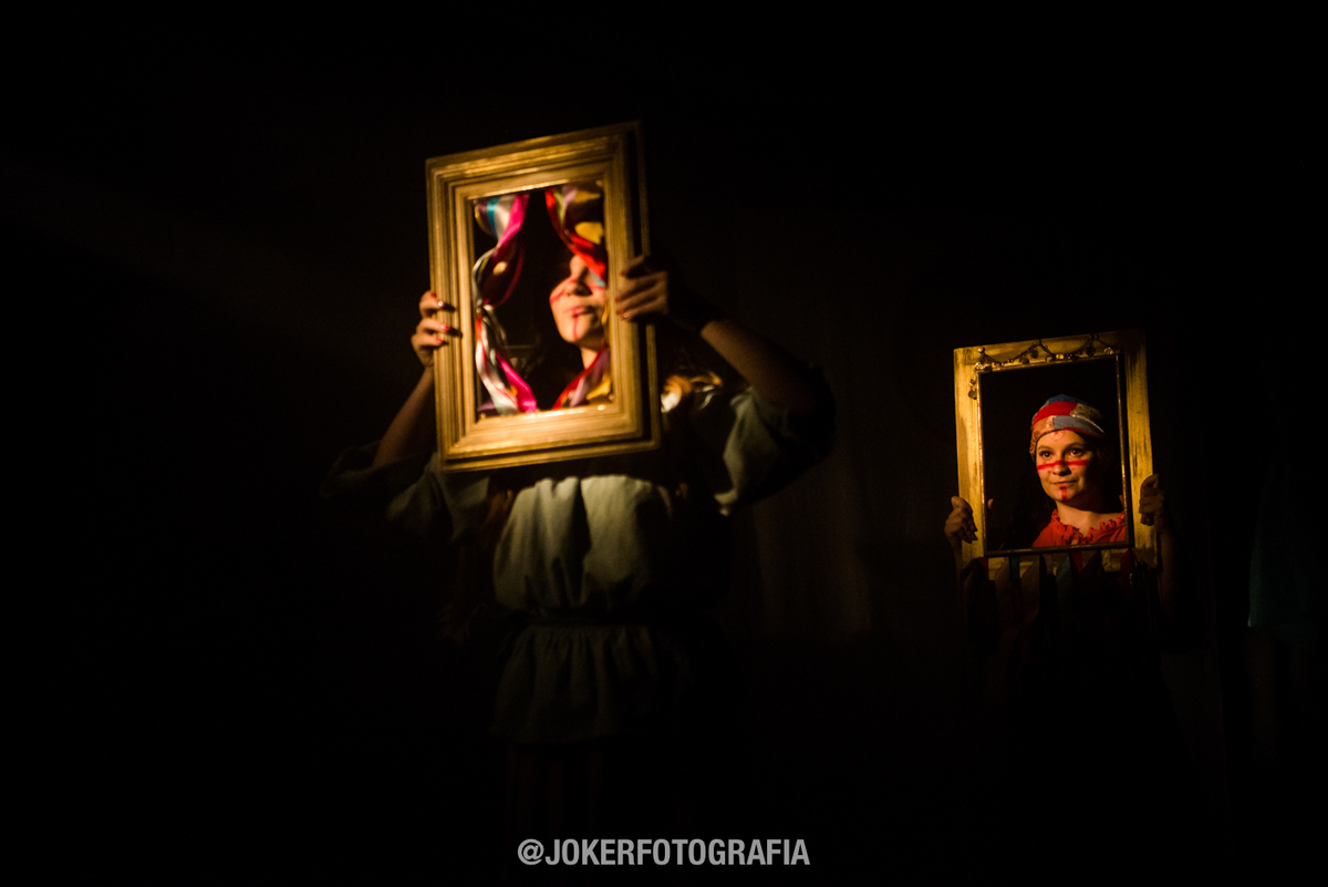 Mostra teatral do Cena Hum com a peça ecos em Cristalle Direção : Simone Hidalgo
Texto : Humberto Gomes Direção Vocal: Júnior Pereira
Fotógrafos: Joker Fotografia