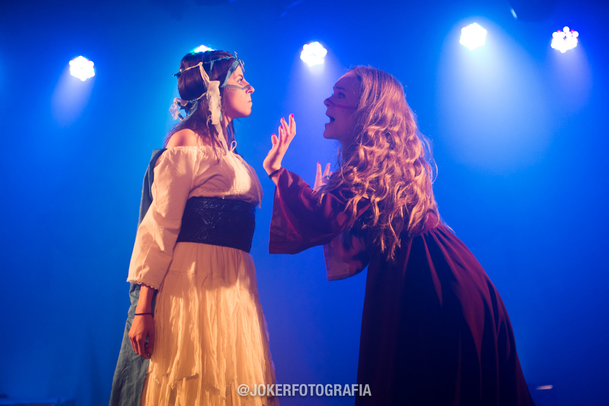 Martha Chapieski na mostra teatral da escola de teatro cena hum em curitiba fotos oficiais da peça