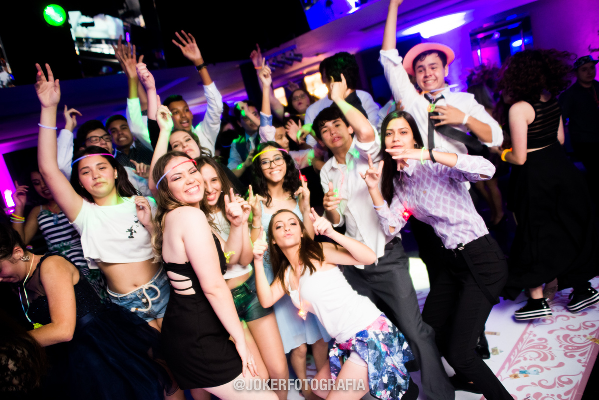 estúdio de fotografia em curiitiba com fotógrafos profissionais para eventos debutantes