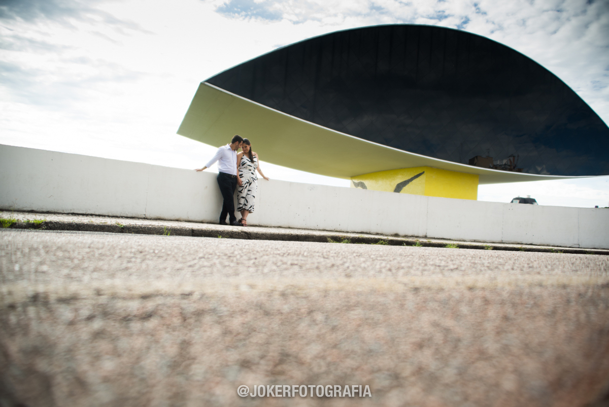 fotógrafo faz fotos de casamento no mon em curitiba museu do olho