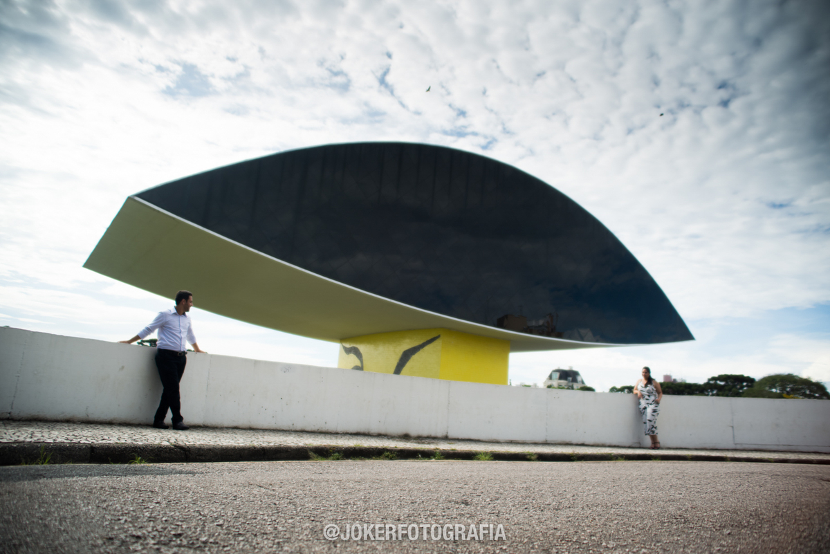 fotos de casamento no museu oscar niemeyer em curitiba