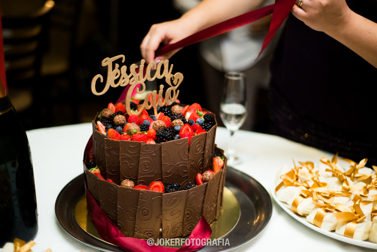 bolo de casamento diferente em curitiba frutas vermelhas dierica atelier de doces finos
