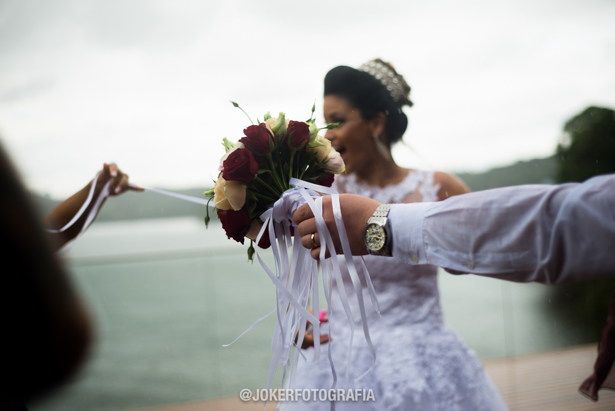 buquê de fitas no casamento 