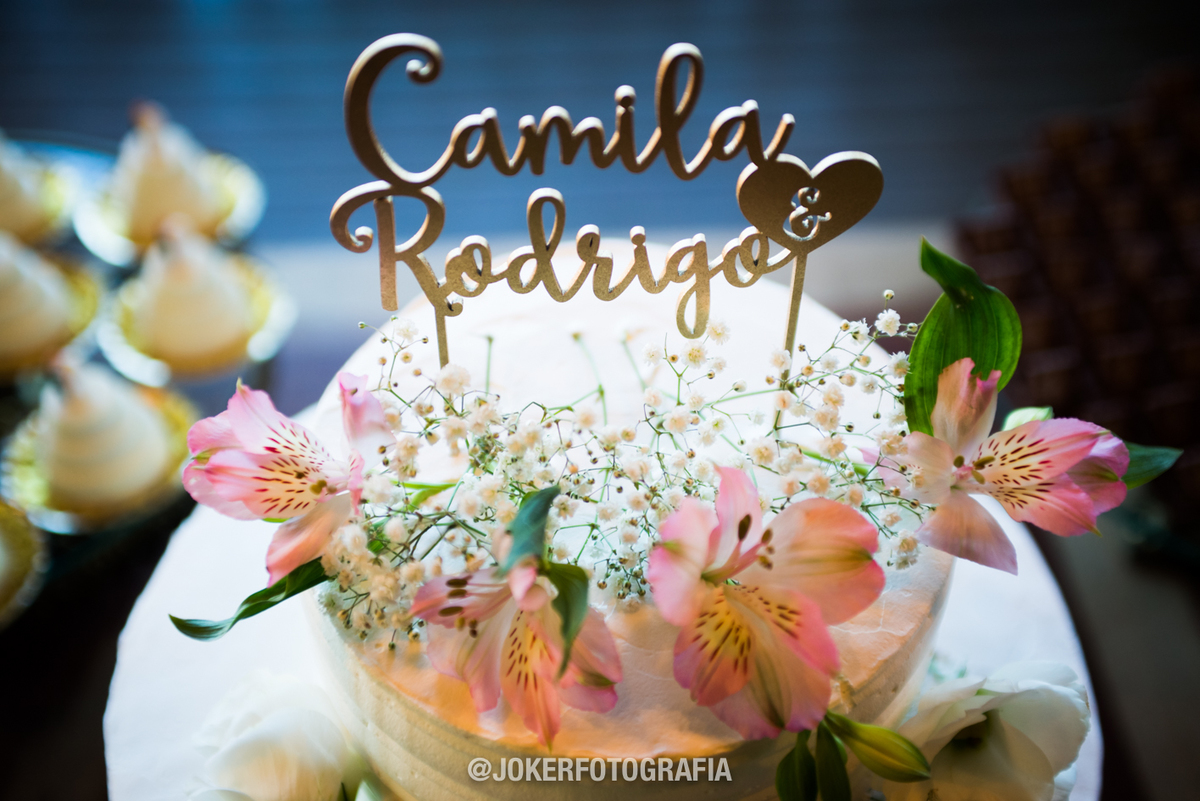 bolo de casamento com flores confeitaria e doces finos curitiba