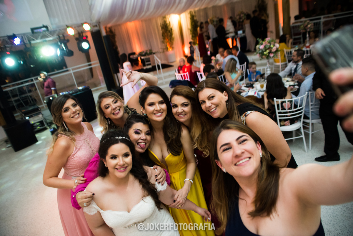 madrinhas e amigas da noiva na festa de casamento