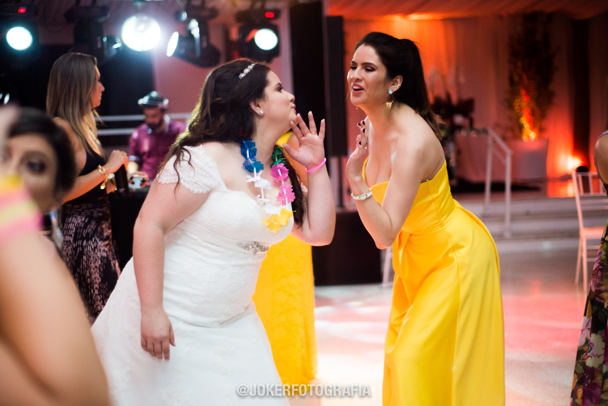 festa de casamento em curitiba dançando show das poderosas