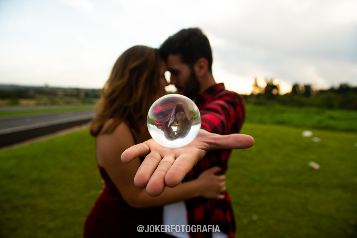 reflexo de casal ema fotografia de casamento