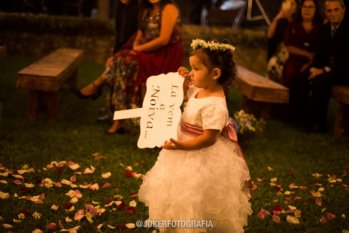 plaquinhas para daminhas no casamento