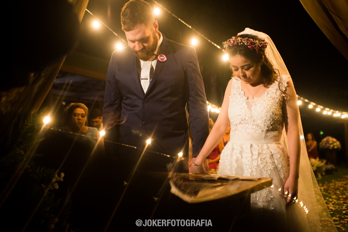 decoração de casamento ao ar livre varal de luzes