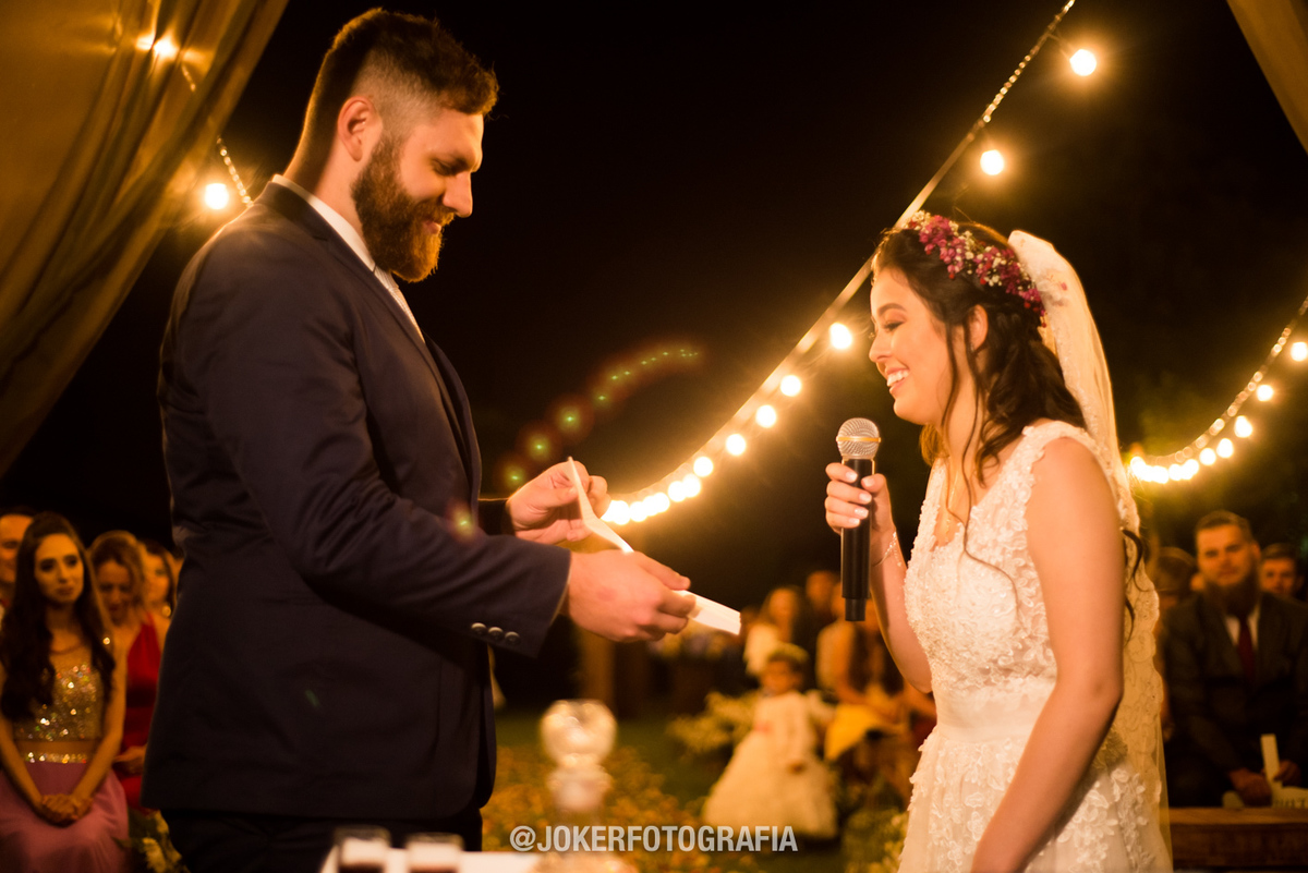 decoração de casamento ao ar livre varal de luzes