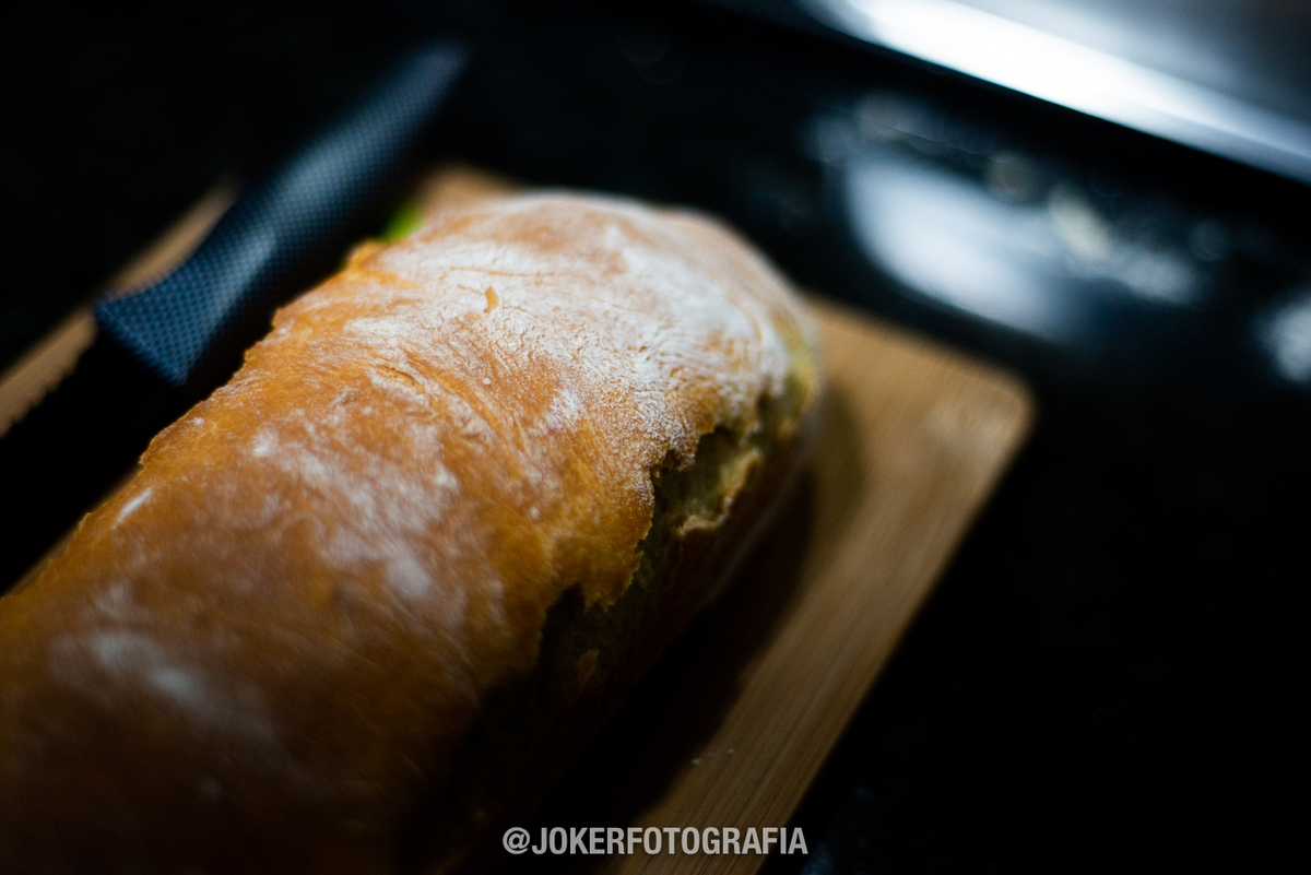 pão caseiro feito em casa ensaio de casal que gosta de cozinhar juntos